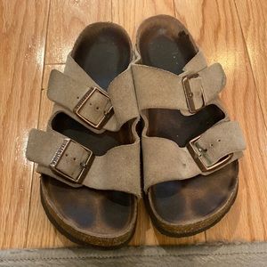 Women’s birkenstocks size 6.5 sandal.